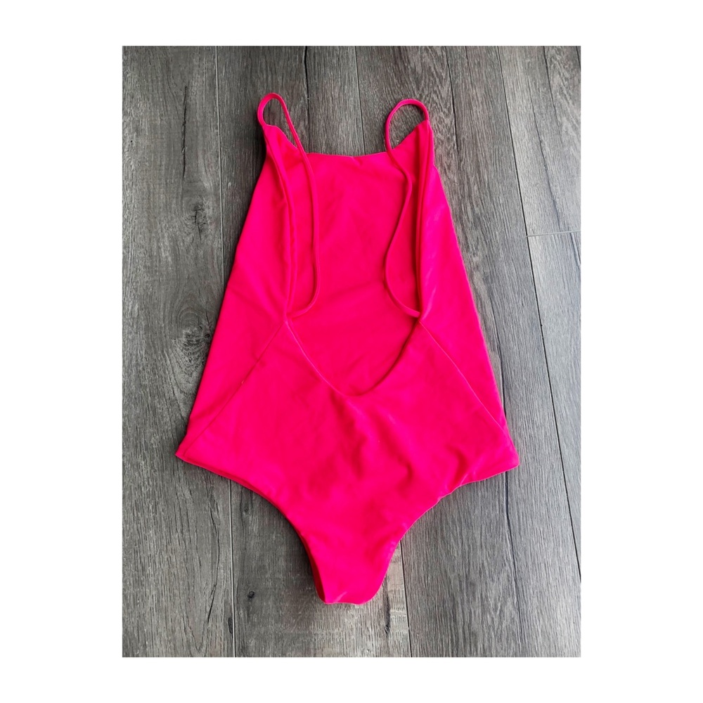 Mikoh one piece NEW